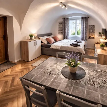 Siroka 52 Apartman *