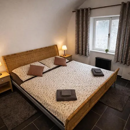 Siroka 52 Apartman *